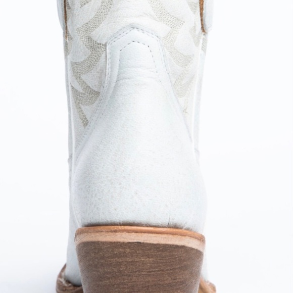 Turquoise Rose Inlayed Women Cowgirl boots